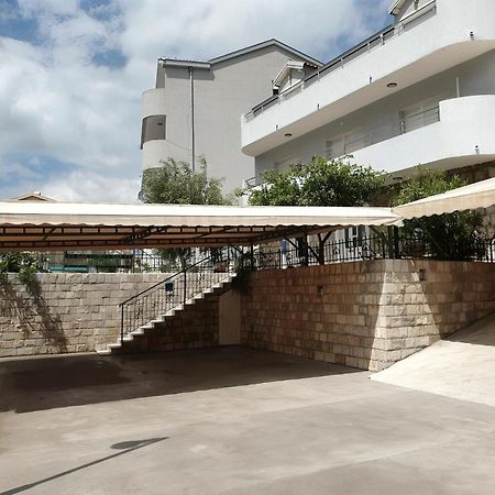 Apartments Time โกตอร์ ภายนอก รูปภาพ
