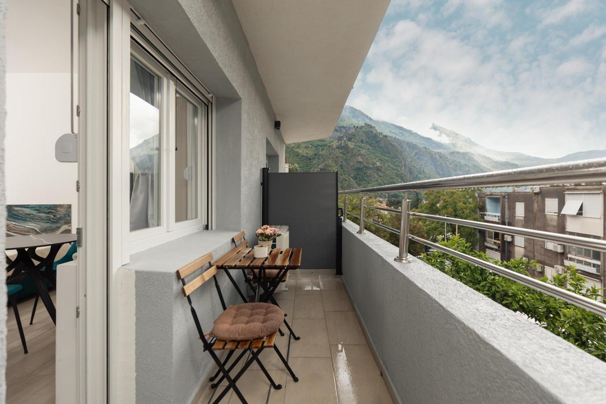 Apartments Time โกตอร์ ภายนอก รูปภาพ