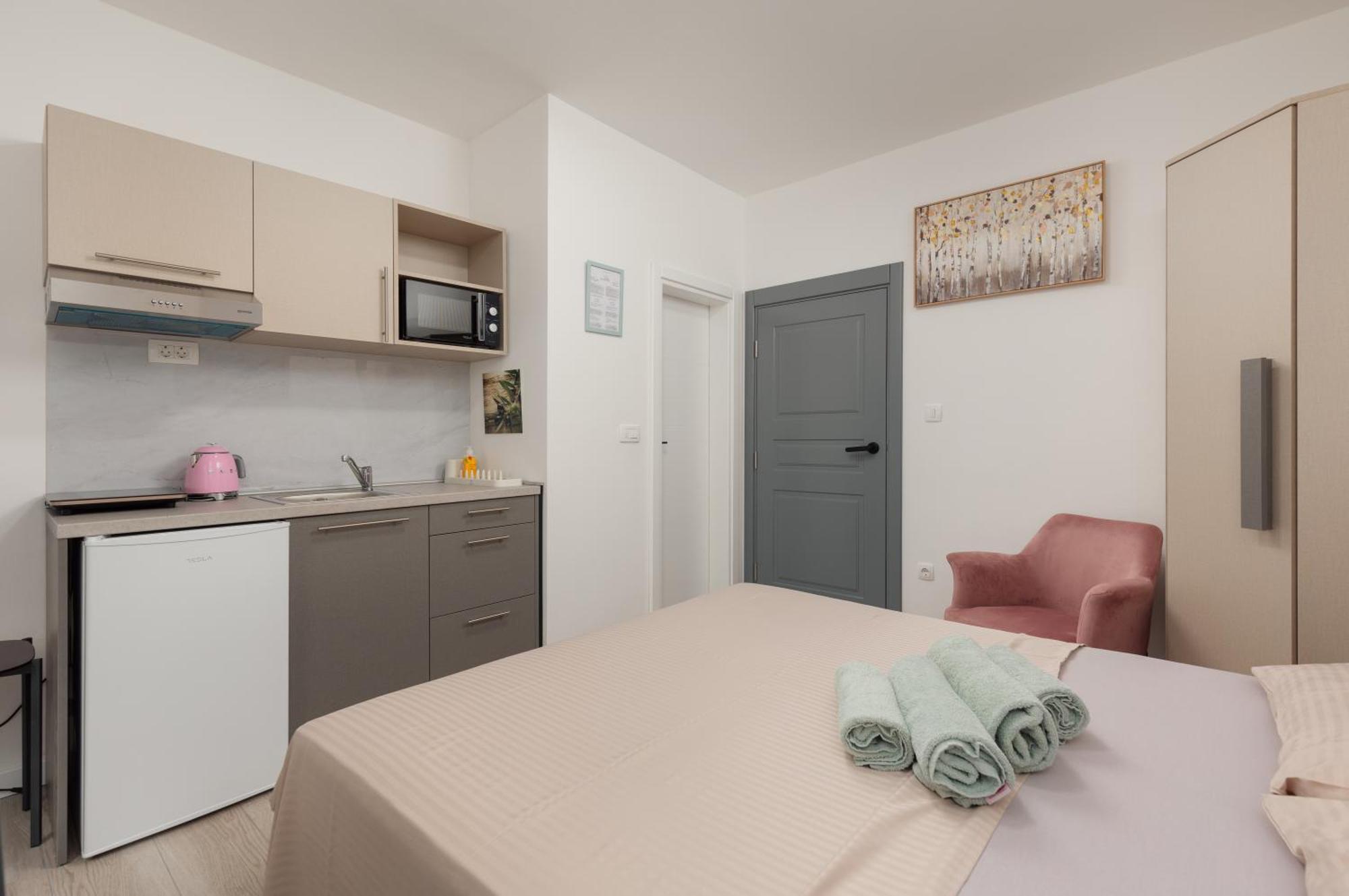 Apartments Time โกตอร์ ภายนอก รูปภาพ