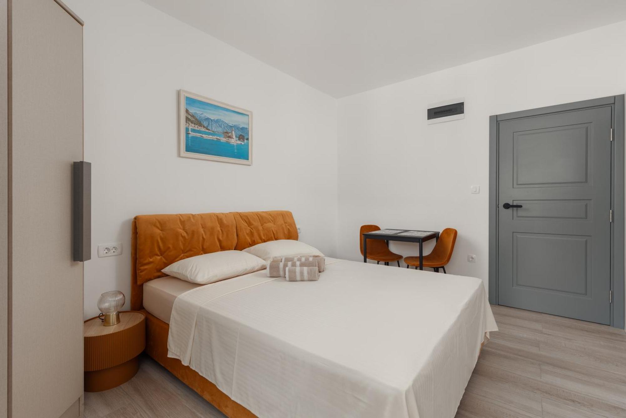 Apartments Time โกตอร์ ภายนอก รูปภาพ