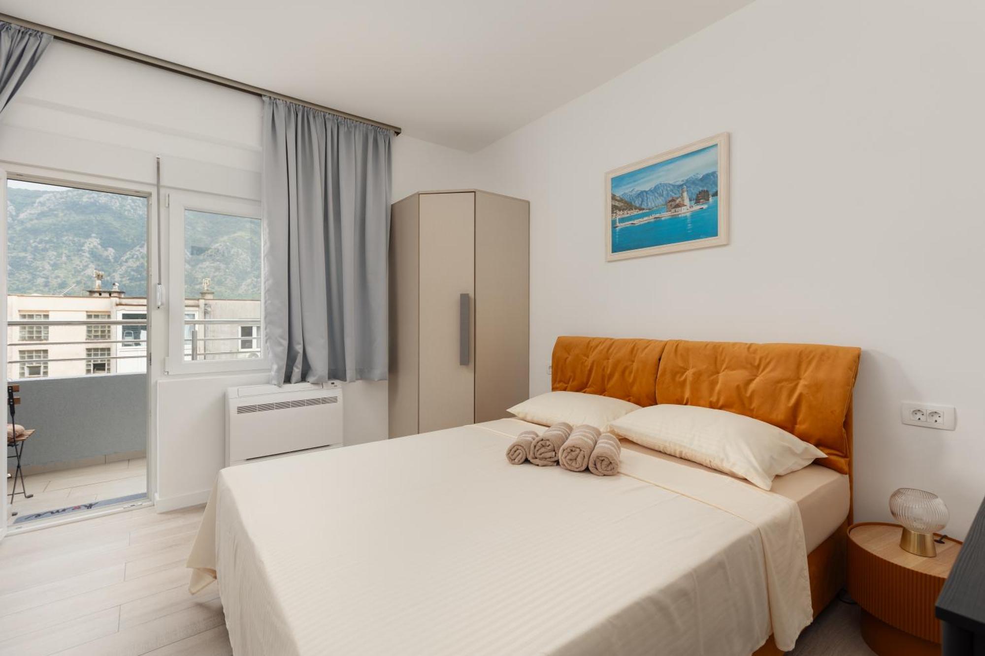 Apartments Time โกตอร์ ภายนอก รูปภาพ