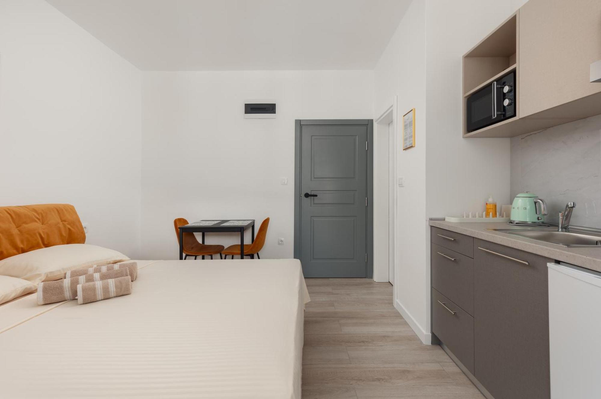 Apartments Time โกตอร์ ภายนอก รูปภาพ