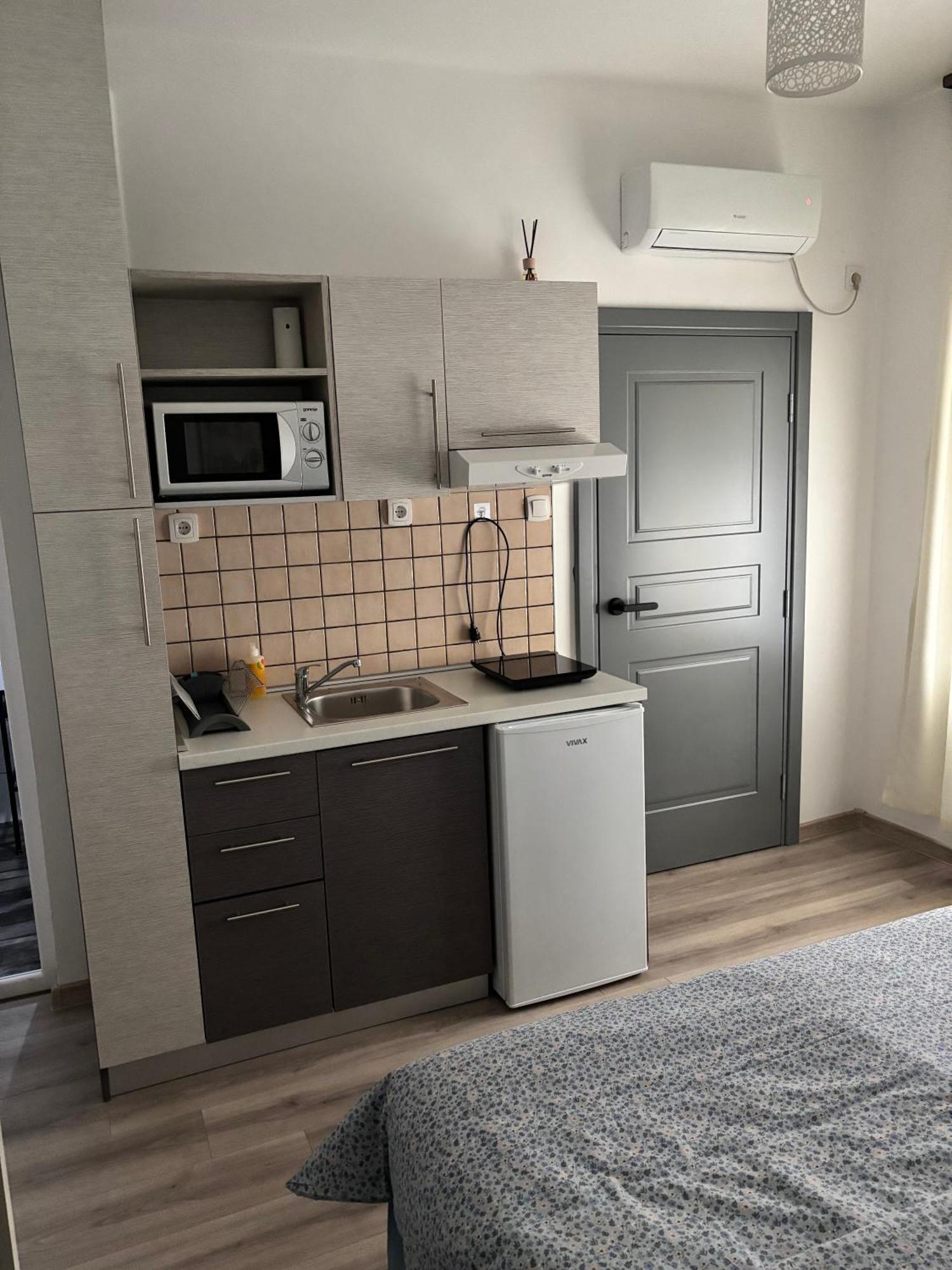 Apartments Time โกตอร์ ภายนอก รูปภาพ